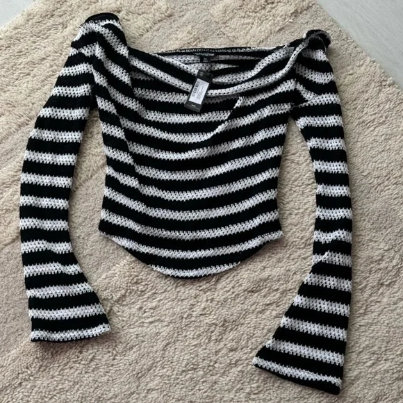 PrettyLittleThing Black and White Striped set - Picture 5 of 11